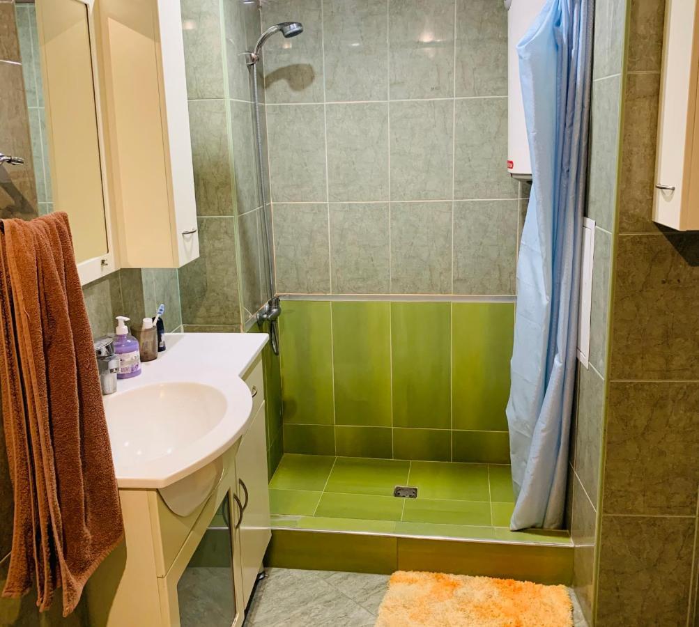 Cozy Apartment Near Republic Square Єреван Екстер'єр фото