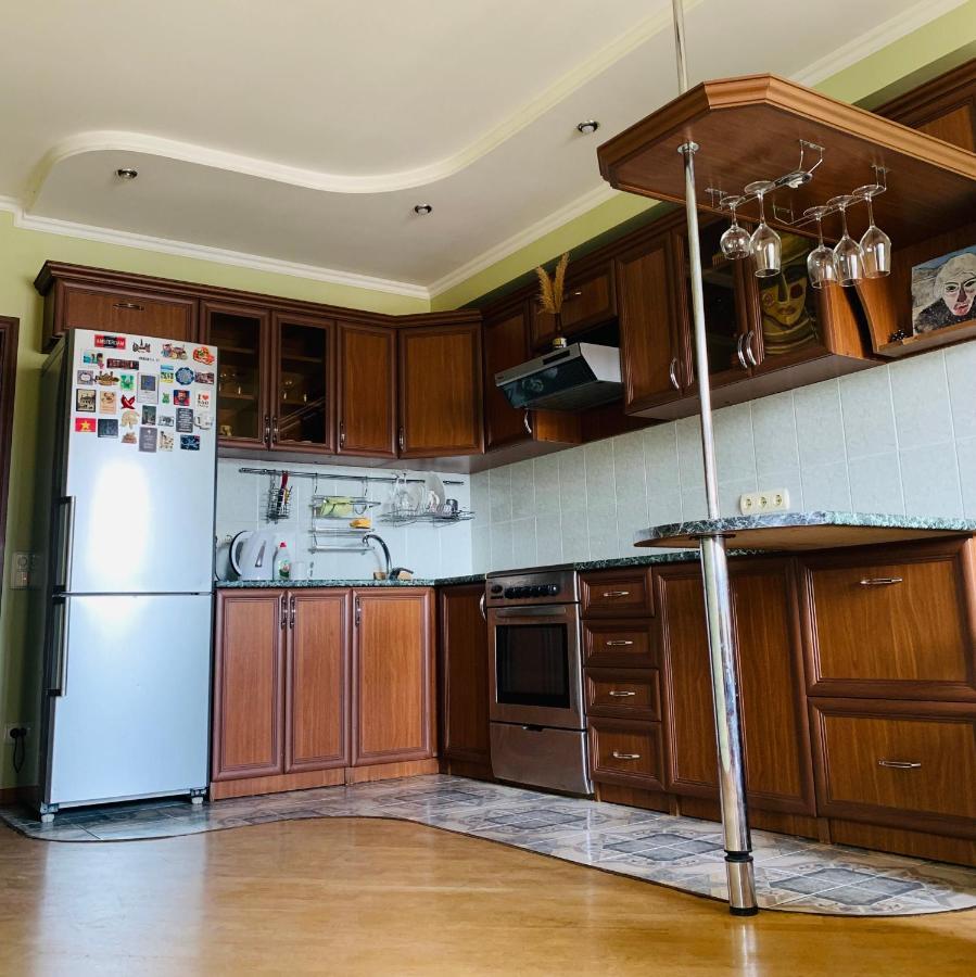 Cozy Apartment Near Republic Square Єреван Екстер'єр фото