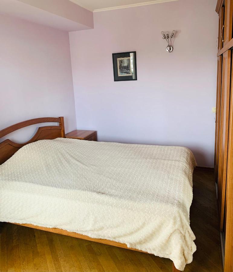 Cozy Apartment Near Republic Square Єреван Екстер'єр фото