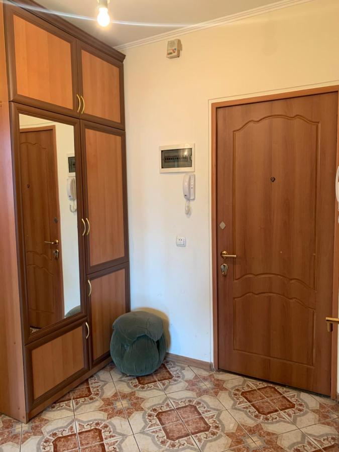 Cozy Apartment Near Republic Square Єреван Екстер'єр фото